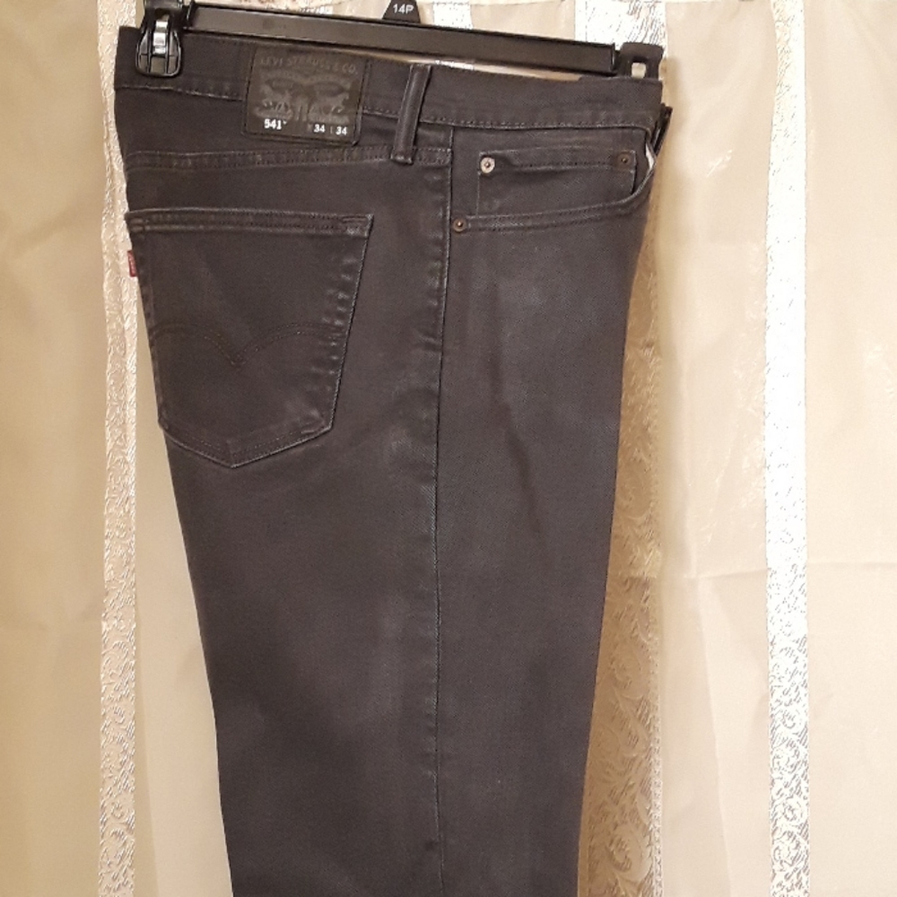 Charcoal gray Levi's jeans
